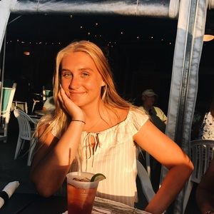 Meet your Posher, Liz